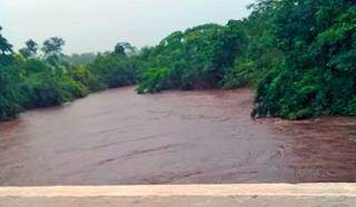 N&iacute;vel do Rio Miranda passa de 6,5 metros e coloca Defesa Civil em alerta