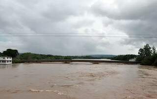Rio Taquari na região de Coxim. (Foto: Maikon Leal/Coxim Agora)