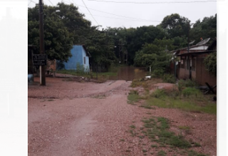 Rio Miranda em Bonito avança em direção às casas (Foto: divulgação)