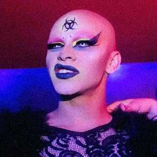 Assassinada, drag queen vira ícone de mostra cultural