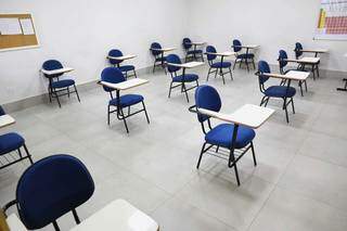 Cadeiras precisam ter distanciamento e quantidade de alunos é reduzida (Foto: Arquivo/Paulo Francis)