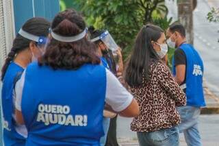 Movimentação em dia de prova do Enem, no domingo passado em Campo Grande. (Foto: Paulo Francis)