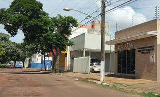 Sede da Euro Tur, na Rua Onofre Pereira de Matos, em Dourados (Foto: Helio de Freitas)