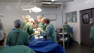 Procedimento do transplante (Foto: Divulgação/Santa Casa)