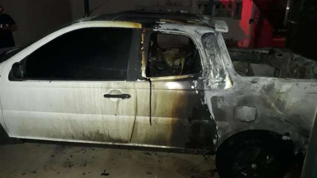 Padre tem carro incendiado sete meses ap&oacute;s casa pegar fogo