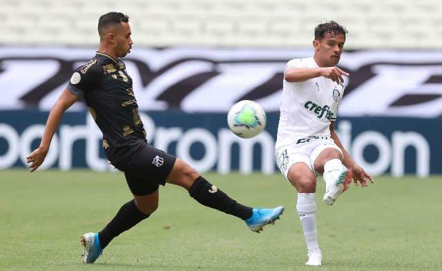 Cear&aacute; se imp&otilde;e e vence o Palmeiras por 2 a 1 no Castel&atilde;o 