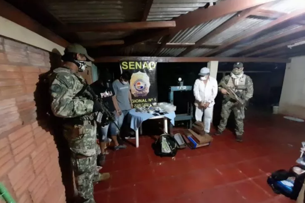 Dois homens s&atilde;o presos em laborat&oacute;rio de refino de coca&iacute;na  