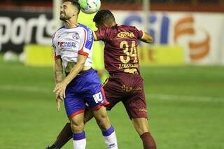 No Recife, Thiago Neves marca gol de bicicleta e Sport vence o Bahia por 2 a 0