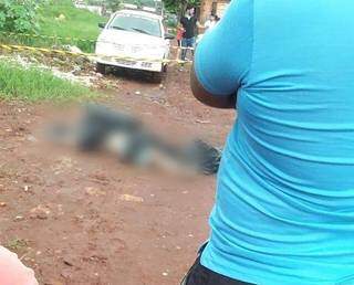 Homem &eacute; executado e jogado na rua, v&iacute;tima da guerra na fronteira