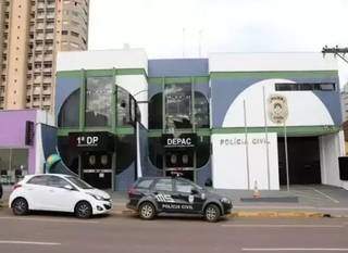 Pai e filho acham falha em sistema e desviam 130 mil de posto de combustíveis Pai e filho acham falha em sistema e desviam 130 mil de posto de combustíveis