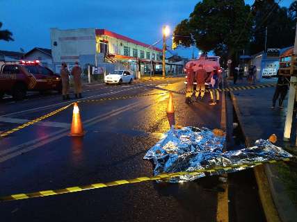 Ao pedir dinheiro na rua, homem morre atropelado e motorista diz que &quot;nem viu&quot;