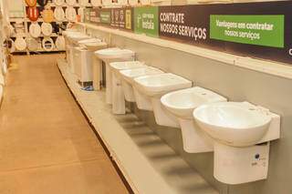 Você também encontra sanitários com os menores preços do mercado. (Foto: Marcos Maluf)