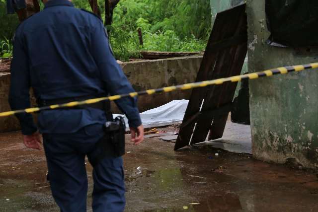 Morto a tiros em pra&ccedil;a do Jardim Sayonara j&aacute; havia recebido amea&ccedil;as, diz tia