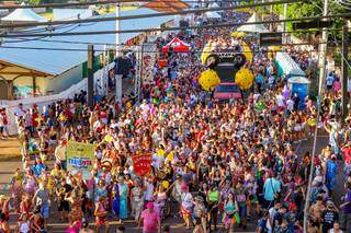 Desfile de bloco na espalhanada ferroviária, em 2020. (Foto: Henrique Kawaminami / Arquivo)