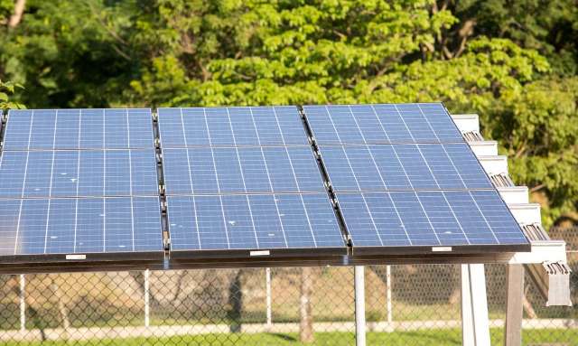 Prefeitura quer instalar placas solares para economizar R$ 24 milh&otilde;es em energia