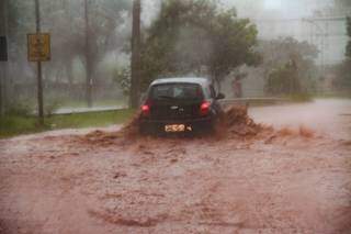 Com imagens que impressionam, janeiro teve mais que o dobro da chuva prevista