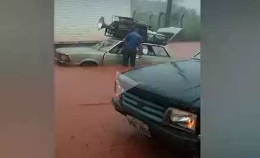 Com imagens que impressionam, janeiro teve mais que o dobro da chuva prevista