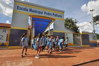Escolas de Dourados estão sem aula presencial desde março de 2020 (Foto: Divulgação)