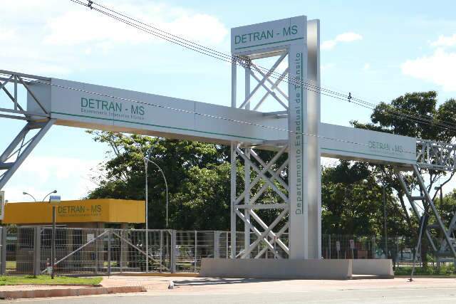 Detran gasta R$ 19,5 milh&otilde;es por ano em contrato que &eacute; caso de pol&iacute;cia 