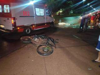 Motociclista &quot;rampa&quot; rotat&oacute;ria de avenida e morre na hora