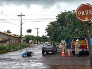 Motociclista morre ao ser atingido por carro em cruzamento no Monte Castelo