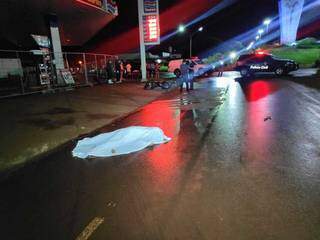Motociclista &quot;rampa&quot; rotat&oacute;ria de avenida e morre na hora