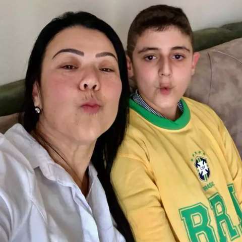 Ap&oacute;s doar medula a menino turco, Vanessa foi conhecer vida que salvou