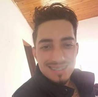 Homem &eacute; executado com tiros de grosso calibre ao &quot;cair&quot; em emboscada