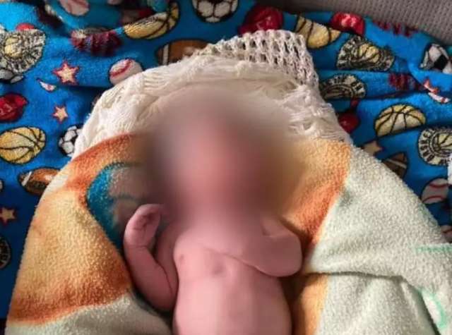 Encontrada em sacola, menininha ganha o nome de Aurora e segue internada no HU