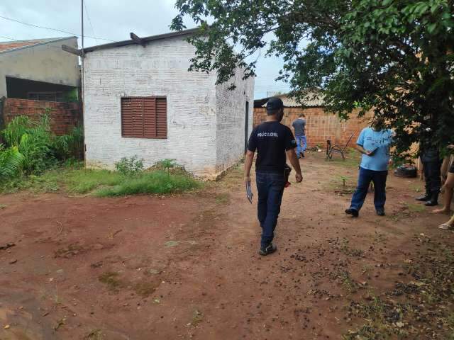 Idoso &eacute; achado morto em casa e fam&iacute;lia acredita em latroc&iacute;nio