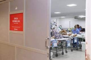 Rapaz que teve cabe&ccedil;a &quot;rachada&quot; em briga de torcedores respira sem aparelhos