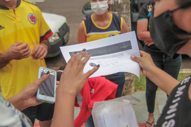 Venezuelanos refugiados denunciam maus-tratos em abrigo no Portal Caiob&aacute;
