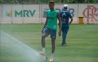 Atacante Bruno Henrique antes do último treino para jogo de hoje (Foto: Divulgação)