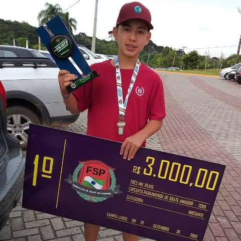 Aos 14 anos, Japinha usa skate para realizar o sonho de ir às Olimpíadas