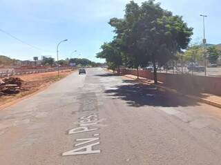 Ladr&atilde;o leva ve&iacute;culo de feirante, carregado de ab&oacute;boras, abacates e mam&otilde;es
