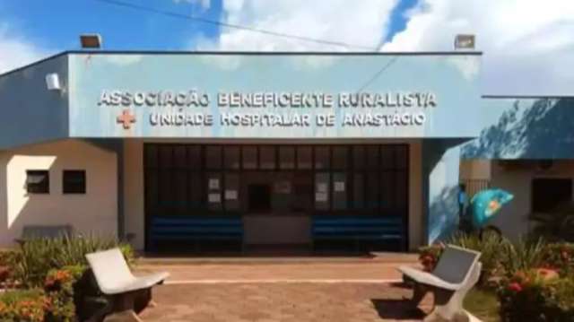  Funcion&aacute;rios de hospital denunciam sal&aacute;rios atrasados h&aacute; quase dois meses