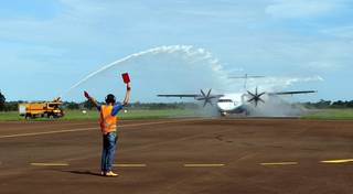 Retomada de voos foi oficializada com batismo de aeronave (Foto: Divulgação)