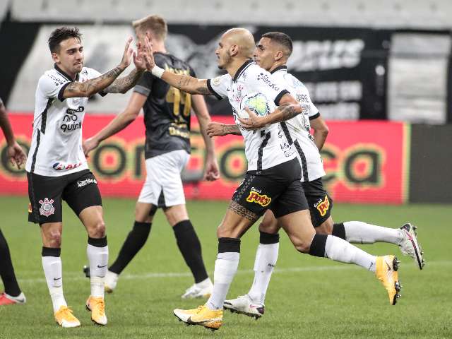 Corinthians vence Cear&aacute;, sobe para oitavo e sonha com vaga na Libertadores