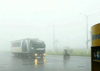 Depois de nevoeiro, previs&atilde;o &eacute; de chuva e alerta de temporal para sul de MS