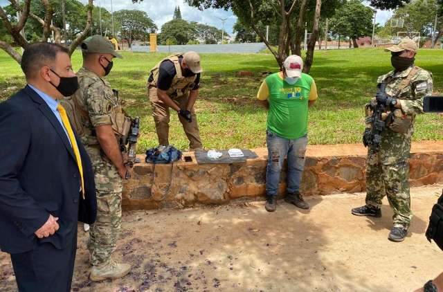 Traficante que distribu&iacute;a drogas perto de universidade &eacute; preso 