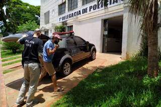 Ap&oacute;s diversas den&uacute;ncias homem &eacute; preso por se masturbar em carro