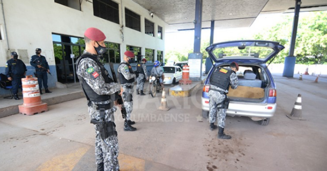 Pol&iacute;cia redobra fiscaliza&ccedil;&atilde;o e libera apenas a entrada de moradores fronteiri&ccedil;os