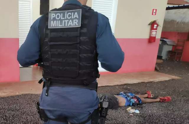 PM reage a assalto e mata homem suspeito de invadir 3 com&eacute;rcios em uma noite
