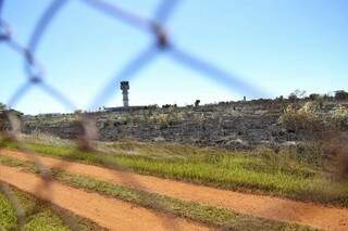 Depois de inc&ecirc;ndio, domingo &eacute; de limpeza nas casas pr&oacute;ximas ao aeroporto