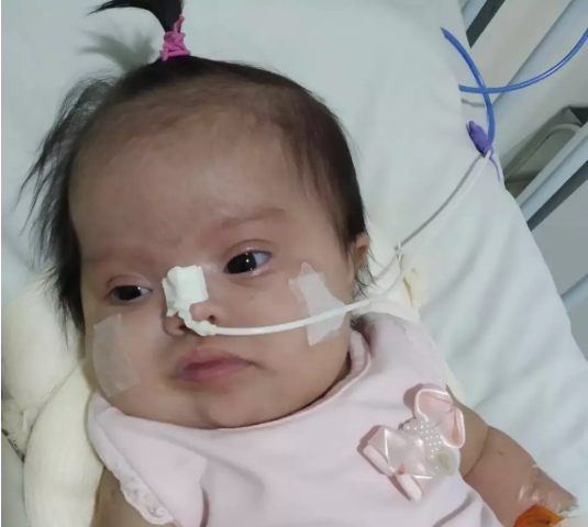 Horas depois de conseguir UTI, beb&ecirc; com covid sofre 4 paradas card&iacute;acas e morre 