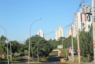 Domingo amanhece com c&eacute;u claro e previs&atilde;o &eacute; de tempo firme e calor de 34&ordm;C 