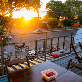 Com vista para o pôr do sol, bar serve lanches “Chevetinho” e “Opalão”