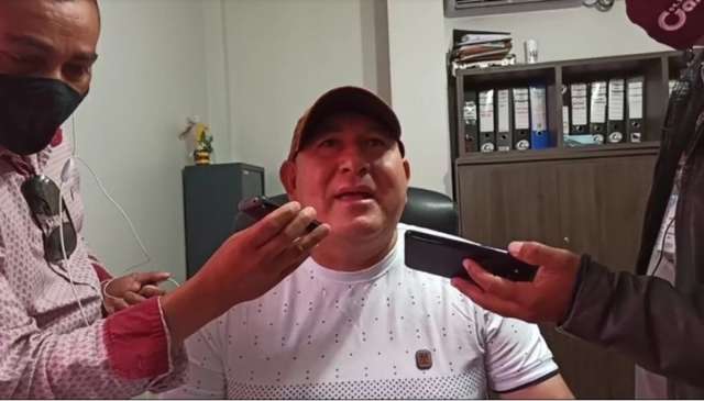&ldquo;Me chame de homossexual, mas n&atilde;o me acuse desse crime&rdquo;, diz prefeito
