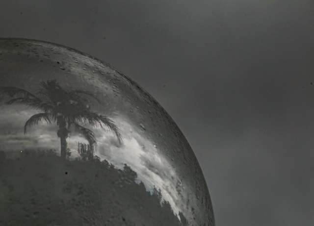 Ap&oacute;s manh&atilde; com 31&deg;C, chuva vem forte e ameniza calor&atilde;o na Capital