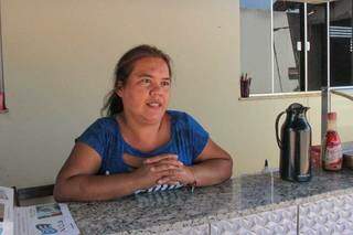 Lídia Célia Martins Coene é cozinheira e vende salgados na frente de casa. (Foto: Marcos Maluf)